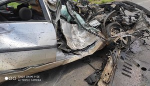 Condutor perde controle após curva, bate de frente em caminhão e morre em Igaci