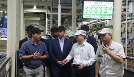 Governador visita fábrica de veículos elétricos e faz convite por missão chinesa em AL
