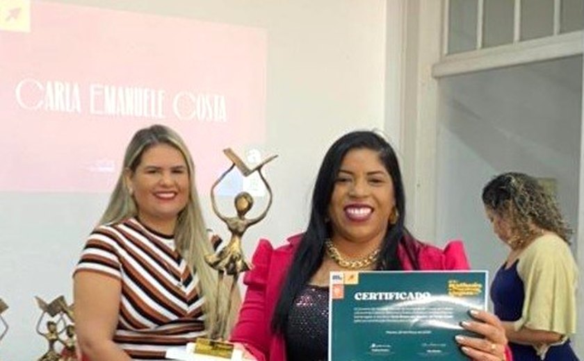 Escritora arapiraquense Carla Emanuele é homenageada no Prêmio Mulheres que Escrevem