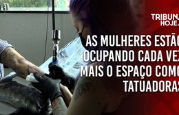 Mulheres estão ocupando cada vez mais o espaço como tatuadoras