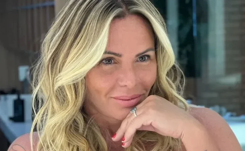 Ex-modelo e símbolo dos anos 90 pede socorro e diz estar 'cheia de bicho' e sem comida