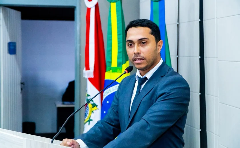 Vereador critica leilão que pode deixar mais de 5 mil usuários do Caps sem assistência