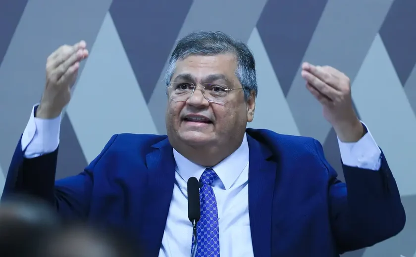 Dino rebate críticas da oposição sobre atuação no 8 de janeiro