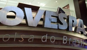 Ibovespa recua 2,8% com queda forte em Wall Street e noticiário sobre Bolsonaro