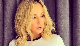 Claudia Leitte surge de calcinha em foto sexy postada por stylist