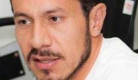 Ex-BBB Rômulo comenta expulsão de Marcos do 'BBB17': 'A vida cobra'