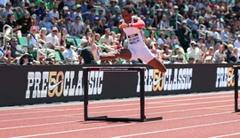 Alison dos Santos supera campeão olímpico em palco de título mundial