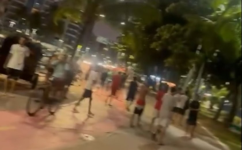 Grupo faz arrastão na orla de Ponta Verde