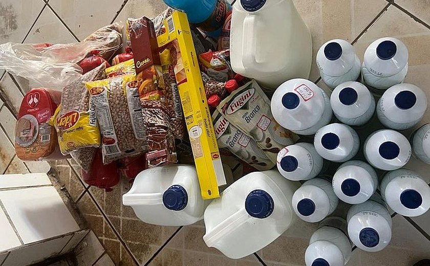 Cerca de 80 kg de alimentos estragados são apreendidos em estabelecimento de Maceió