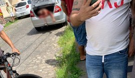 Homem é sequestrado, baleado e deixado em porta-malas de carro