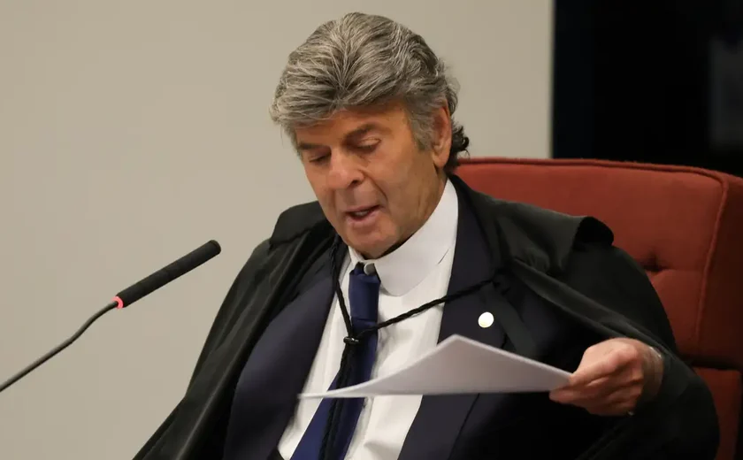Fux pede vista e suspende julgamento de recurso de Moro no STF