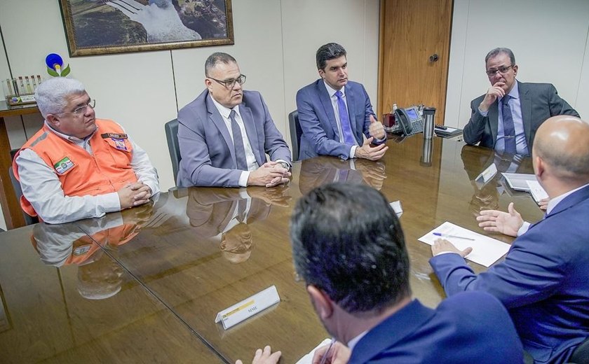 Em Brasília, prefeito Rui Palmeira solicita novos estudos para a região do Pinheiro