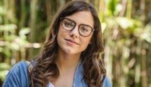 'A Lei do Amor': Em briga, Marina acusa Tiago de sumir com Isabela