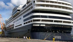 Chegada de navios aquece alta temporada