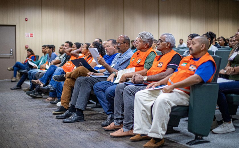 Voluntários participam de curso de formação para Núcleos Comunitários de Defesa Civil