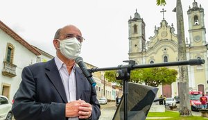 Ronaldo Lopes anuncia o maior aumento salarial para servidores da Educação da Prefeitura de Penedo