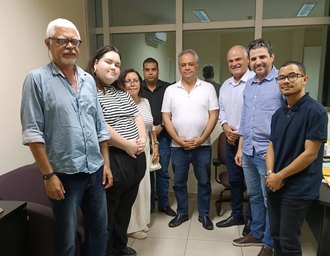No Dia do Professor, Silvio Camelo se reúne com reitor e representantes da Uneal para discutir novo campus em Maceió