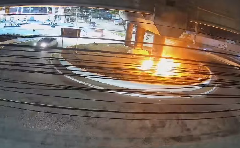 Homem ateia fogo em pertences de moradores em situação de rua