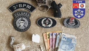 Guarnições apreendem armas e drogas em ações distintas em Arapiraca e Joaquim Gomes