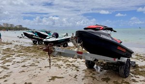 Operação fiscaliza comércio irregular de passeios em 'Jet Skis' na orla de Maceió