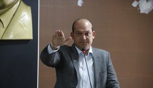 Vice toma posse após prefeito ser encontrado morto com tiro na cabeça