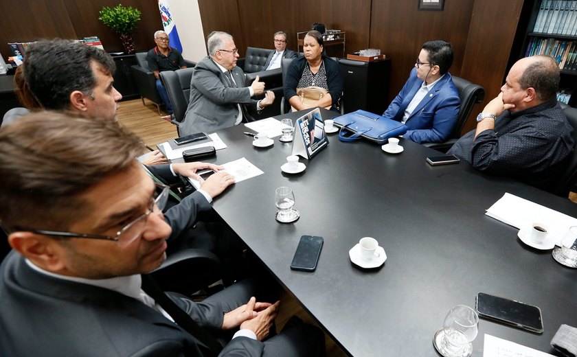 Audiência no TJAL garante a paciente tratamento para não perder a visão