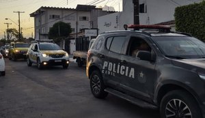 Operação cumpre 12 mandados em Maceió contra organização criminosa ligada ao tráfico de drogas
