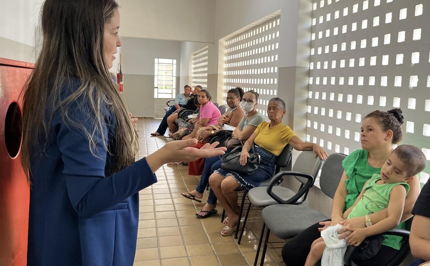 Ação humanizada leva informação sobre autismo a usuários do Ambulatório de Especialidades da Uncisal