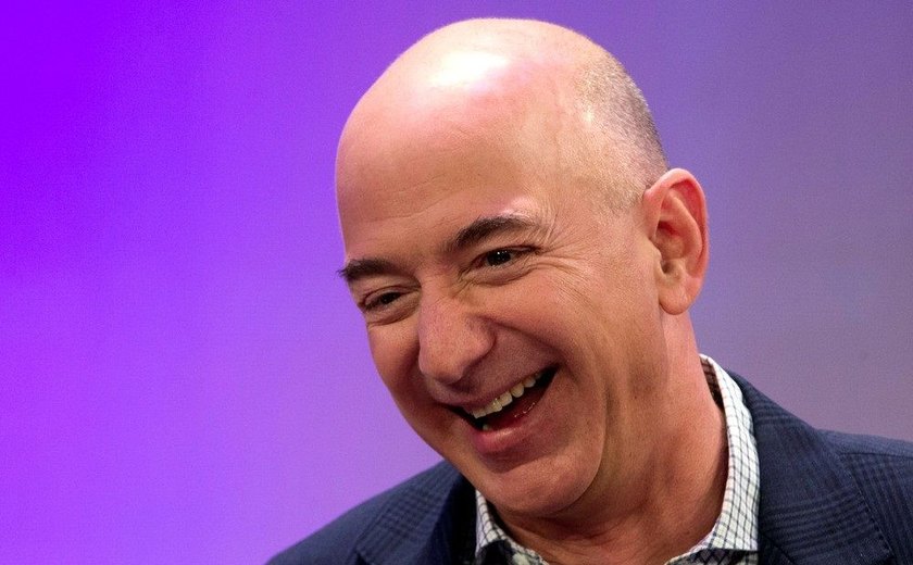 Dono da Amazon ultrapassa Bill Gates e se torna o homem mais rico do mundo