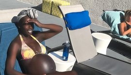 Modelo negra grávida posta fotos da barriga e é alvo de racismo