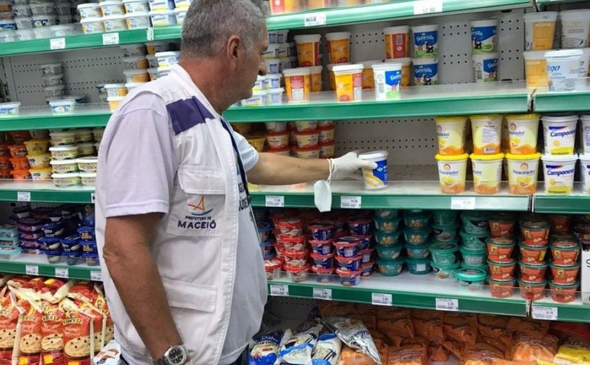 Vigilância Sanitária apreende 850 kg de alimentos impróprios em feiras livres e supermercados