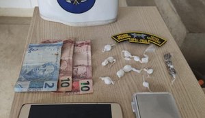 BPRv prende jovem e apreende adolescente de 14 anos com drogas na AL-101 Norte