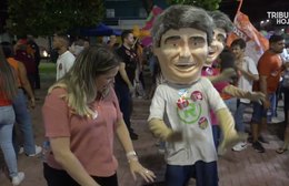 Passeata de Rafael Brito e Gaby Ronalsa no bairro do Canaã