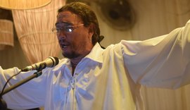 Marcio Cardoso apresenta seu show 'Enquanto a Noite' no Teatro Sérgio Cardoso