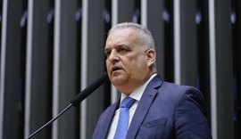Alfredo Gaspar é o único da banca de Alagoas que vota contra urgência de projeto