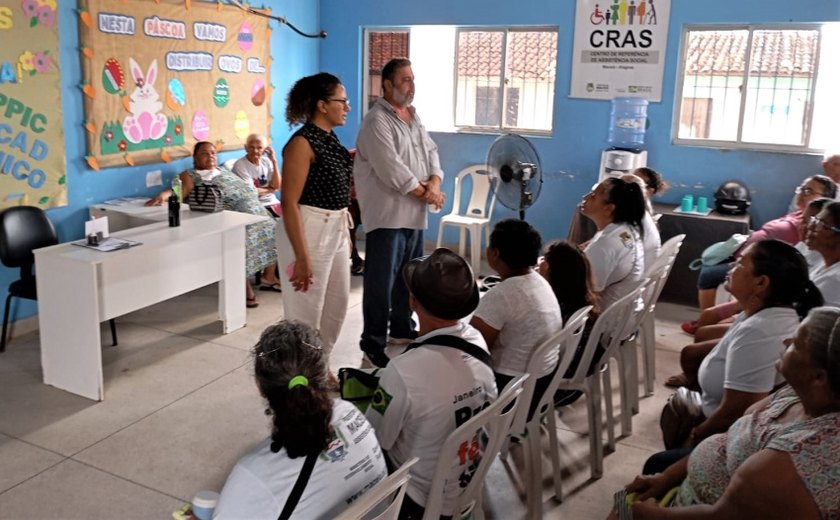 Profissionais da Saúde orientam a população sobre cuidados com os animais domésticos