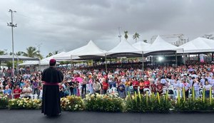 Católicos lotam estacionamento do Jaraguá no 42° Encontro de Pentencostes
