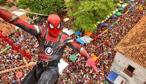 Em meio a impasse judicial, Homem-Aranha de Olinda mantém apresentação de Carnaval
