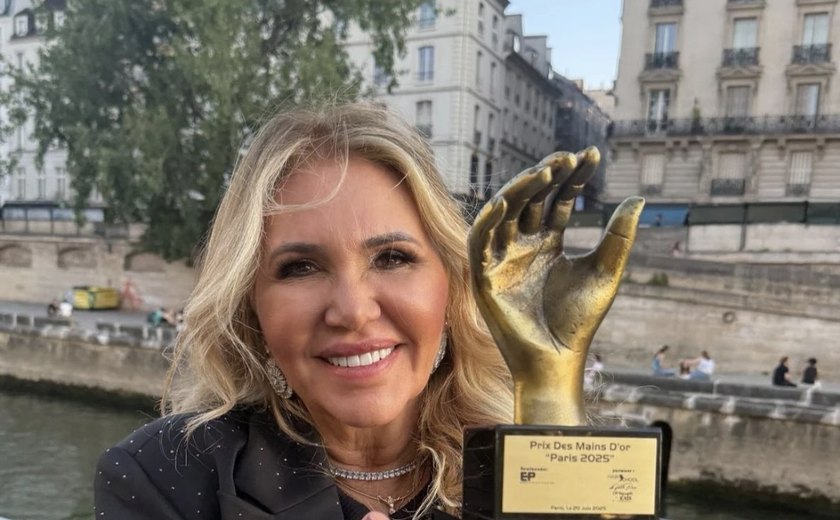 Mônica Casado é premiada em Paris com o 'Mãos de Ouro' e celebra quatro décadas de legado na beleza