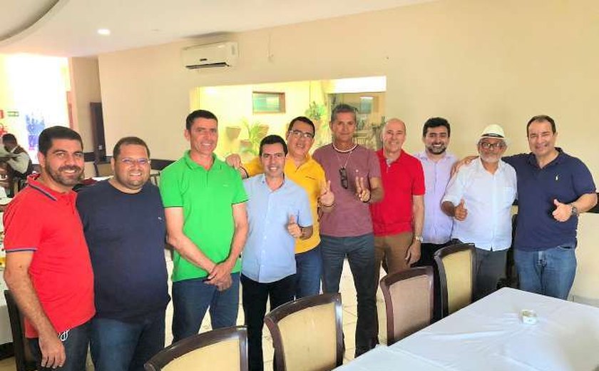 Ex-prefeitos criam grupo para discutir processo eleitoral em Alagoas
