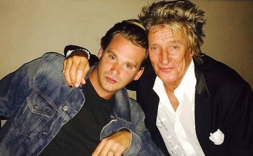 Rod Stewart é preso nos Estados Unidos por tentar invadir festa particular em hotel