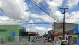 Segurança de supermercado é ameaçado por dois homens após serem retirados do estabelecimento