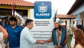 Paulo Dantas inaugura escola indígena e moderno complexo esportivo em Inhapi