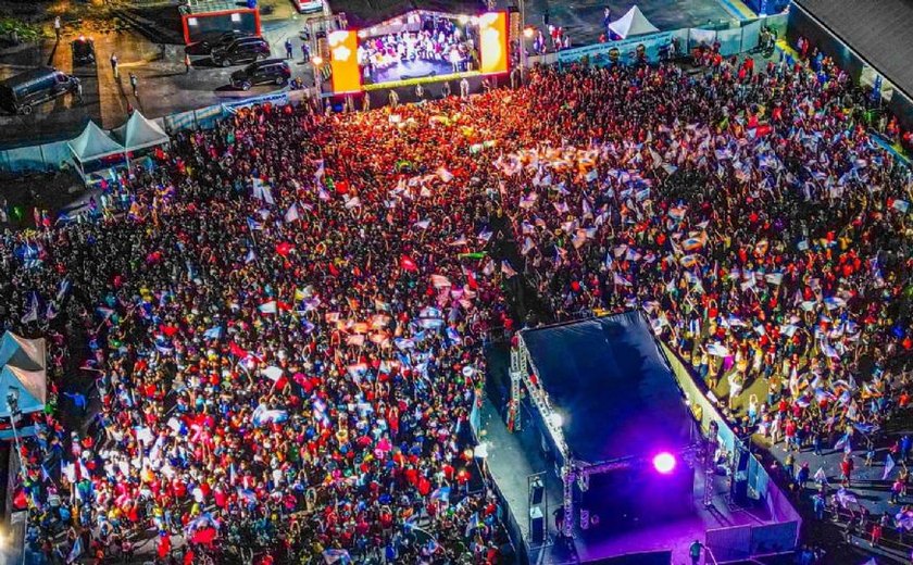 Lula reúne milhares em Manaus: 'Não vim fazer motociata. Fui conhecer fábrica de moto'