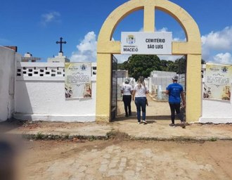 Dia de Finados: missas, orações e dia de evangelização no Cemitério São Luís no bairro Santa Amélia