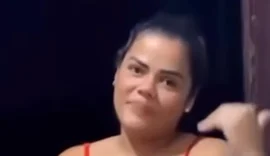 Influencer de lingerie é abordada pela PM após denúncia de som alto e frase ousada viraliza