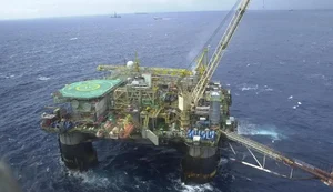 Chega a 14 número de feridos após incêndio em plataforma da Petrobras