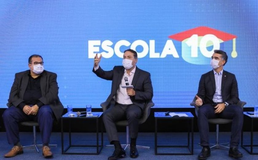 Governador anuncia retirada do desconto previdenciário de aposentados da Educação