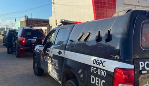 Polícia Civil prende homem foragido acusado de matar cunhado em Limoeiro de Anadia