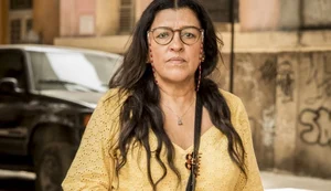 Regina Casé abandona filha cega e lidera tráfico humano em ‘Todas as Flores’, novela do Globoplay
